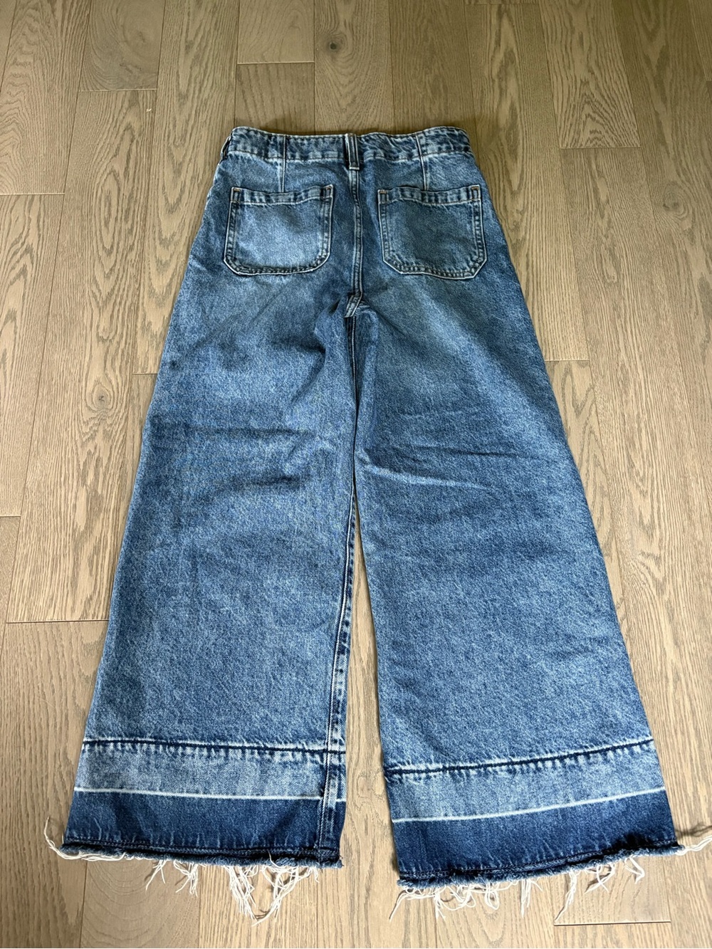 GAP Wide-Leg High Rise Jeans in Blue with Frayed Hem - Picture 2 of 4